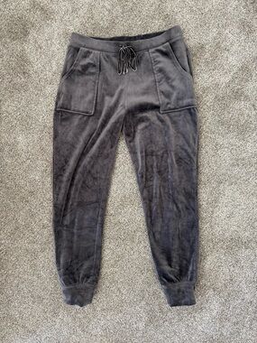 ✨ Cynthia Rowley Charcoal Gray Velour Joggers ✨